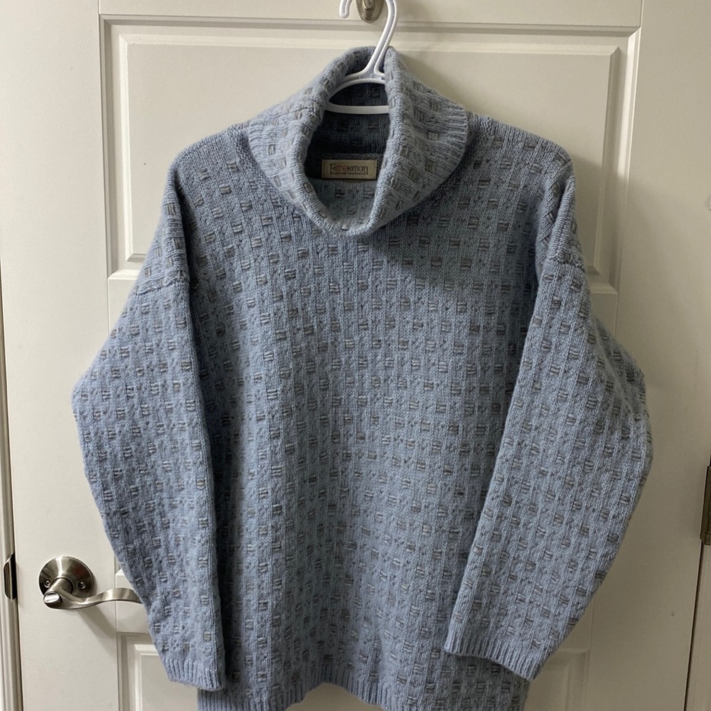 Fisherman out of Ireland 100% Marino wool Unique pattern Irish knit turtleneck